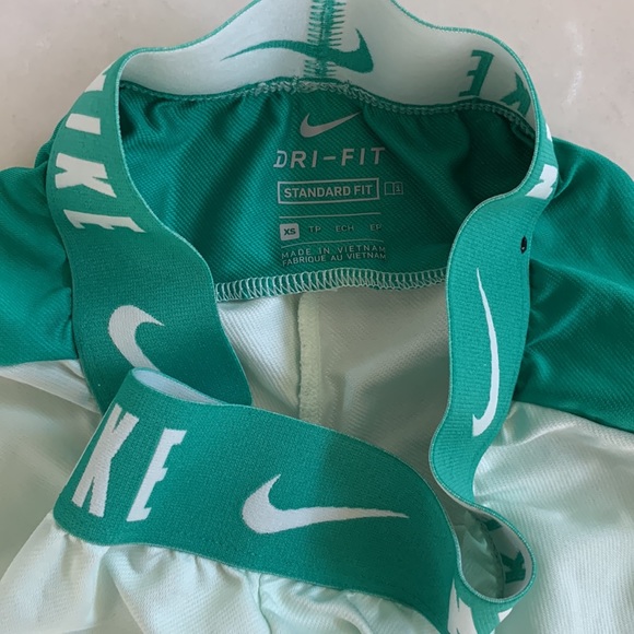 Nike girls size XS DRI-FIT - Picture 5 of 5